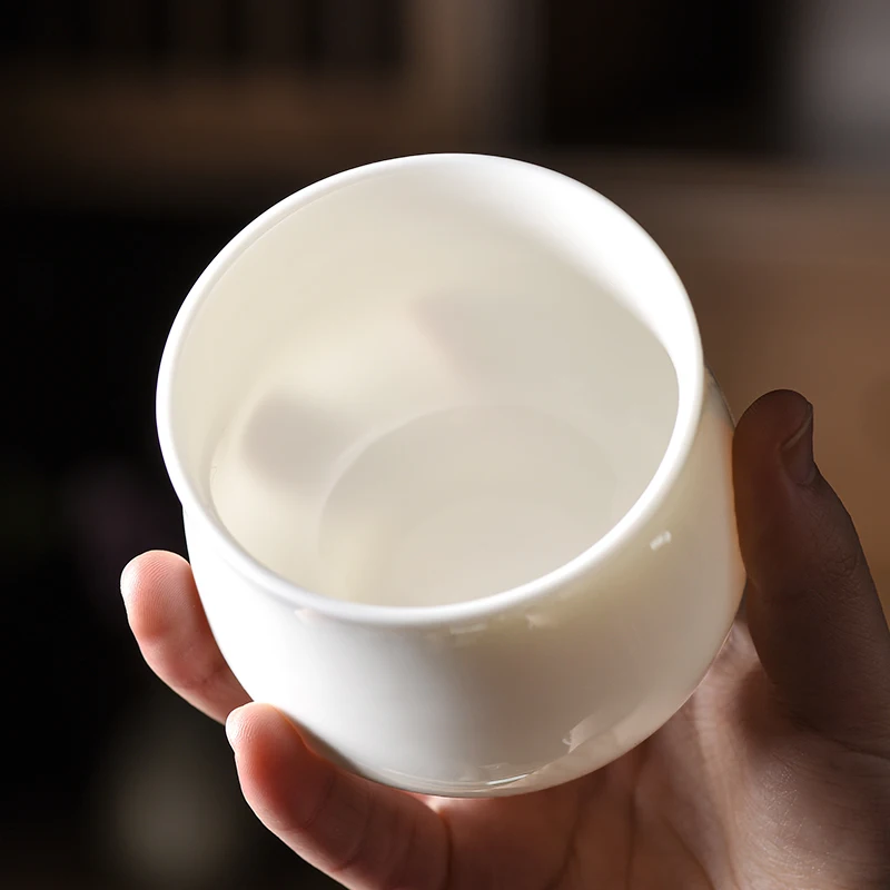 Chinese Style Tea Filtering and Separation Cups, With Cover White Porcelain Personal Mug, Home Drinkware Ceramic Office Cup, 1Pc