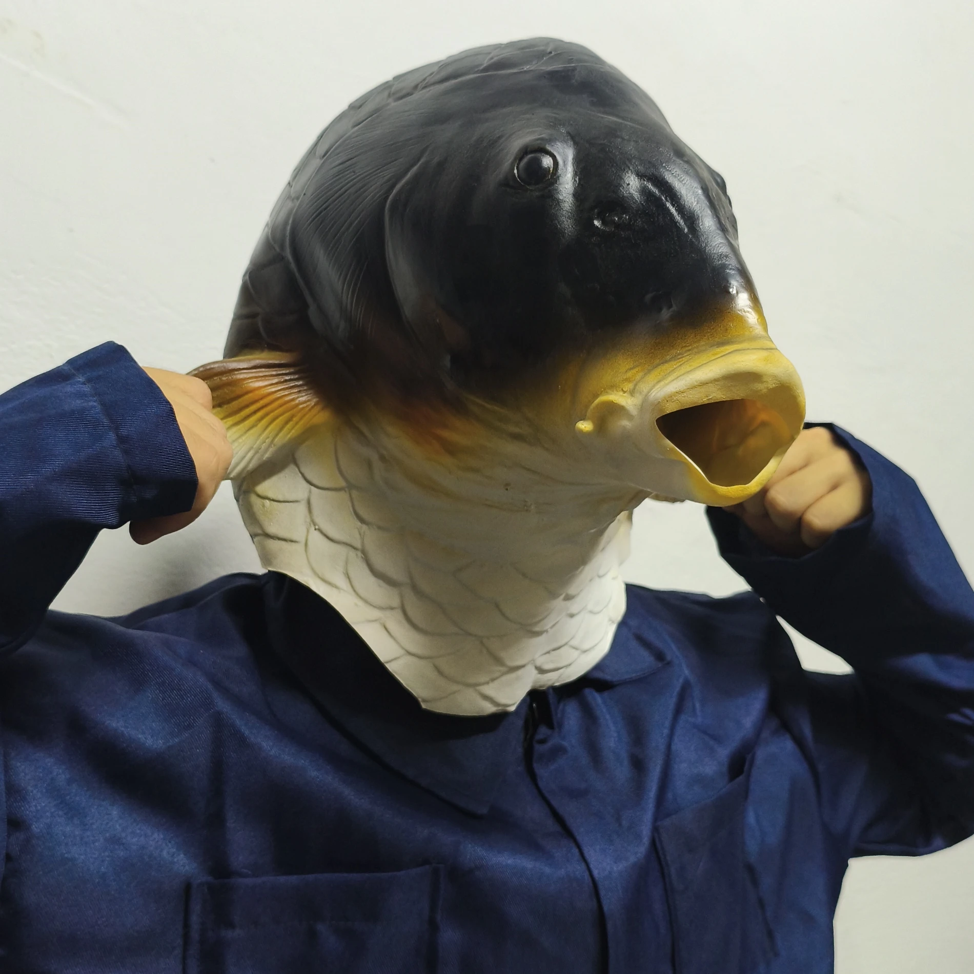 Realistische Karpfen Fisch Kopf Maske Latex Vollgesicht Tier Kostüm für Halloween Cosplay Party Lustige Gras Karpfen Design Erwachsene Unisex – Detail 7