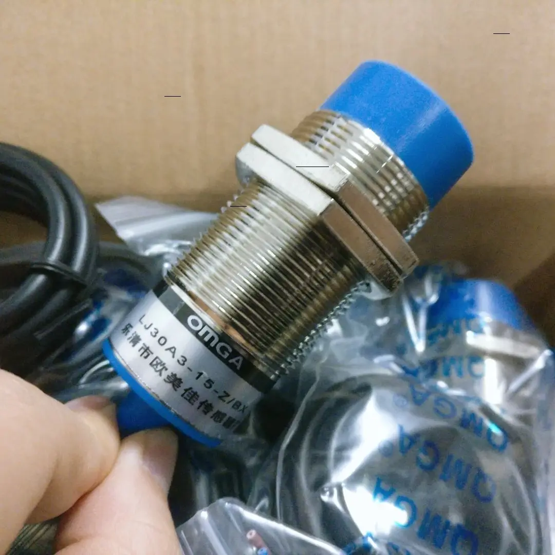 

Индуктивный бесконтактный переключатель OMAX OMGA с тремя проводами постоянного тока, нормальное открытие NPN