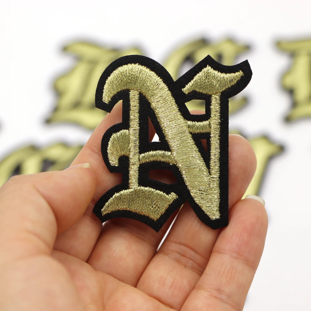1PC Goldene Griechische Buchstaben Stickerei Patches Eisen Auf Buchstaben Patch A-Z Patch Gestickte Patch Nähen Auf Patch für Kleidung Name Diy – Detail 16