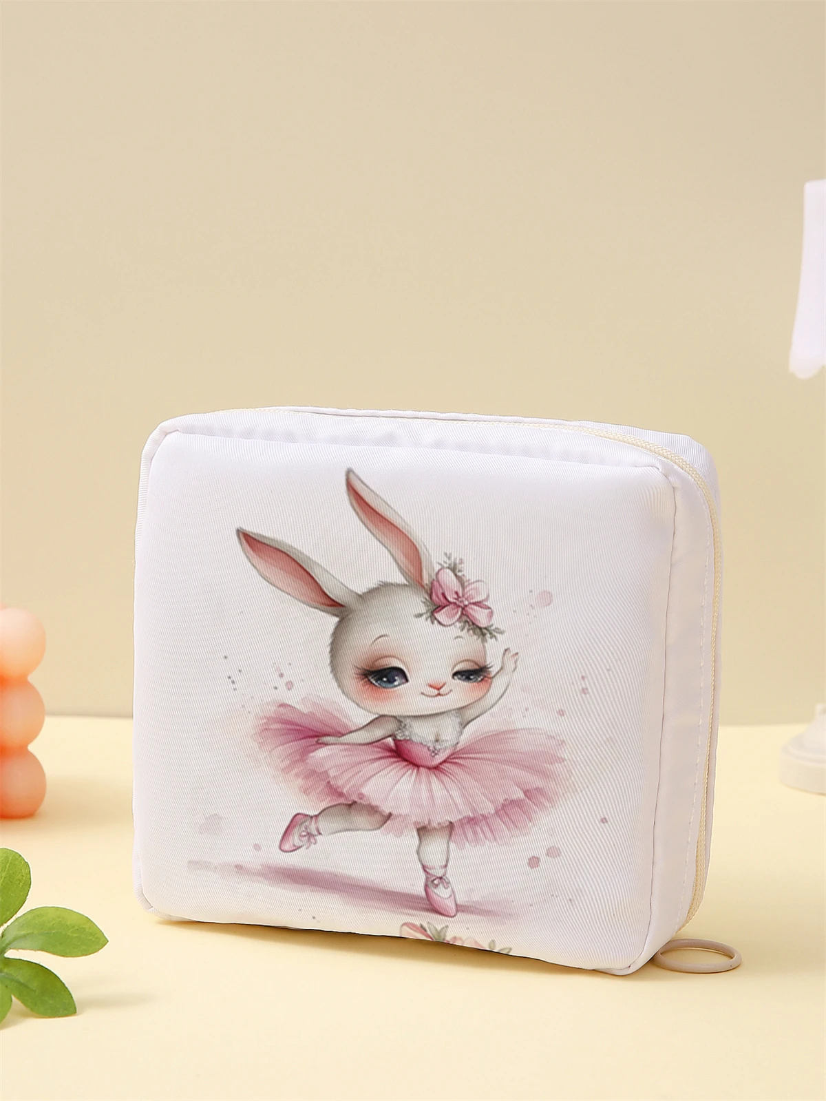 Dancing rabbit pattern printed sanitary napkin storage bag, women's lightweight tissue bag, sanitary tissue bag