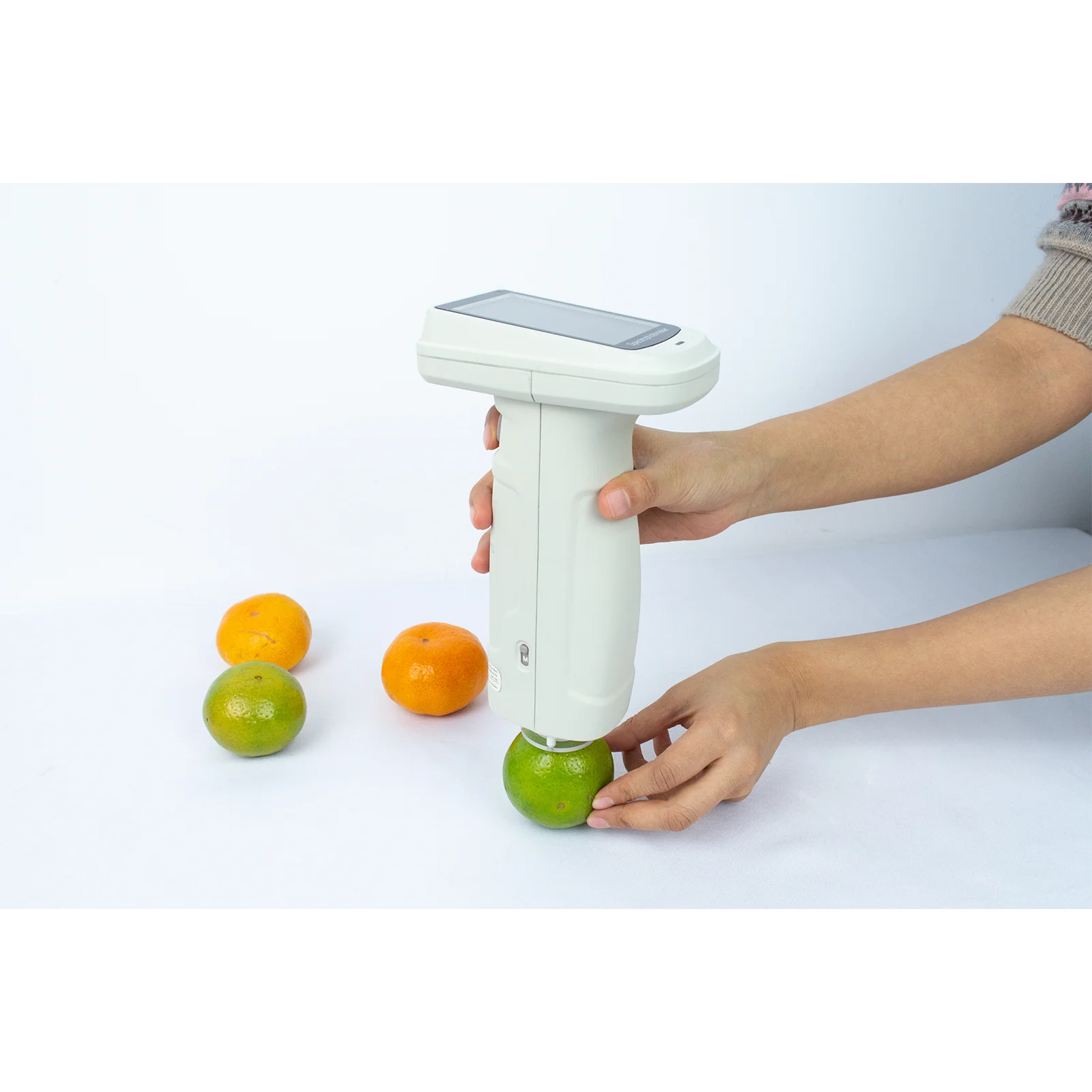 CHNSpec Spectrophotometer DS-700D High-Precision Handheld Colorimeter Touch Screens Color Analyzer Plastic Pigment Paint Textile 2
