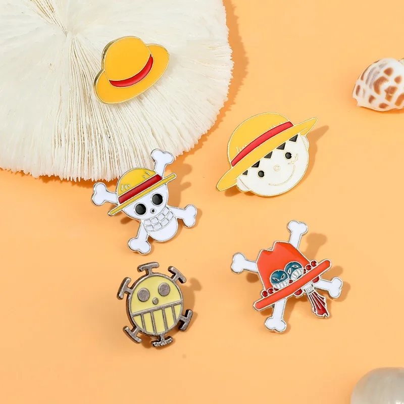 

One Piece Cartoon Brooch Anime Figures Monkey D. Luffy Roronoa Zoro Nami Thme Student Fashion Decoration Childrens Birthday Gift