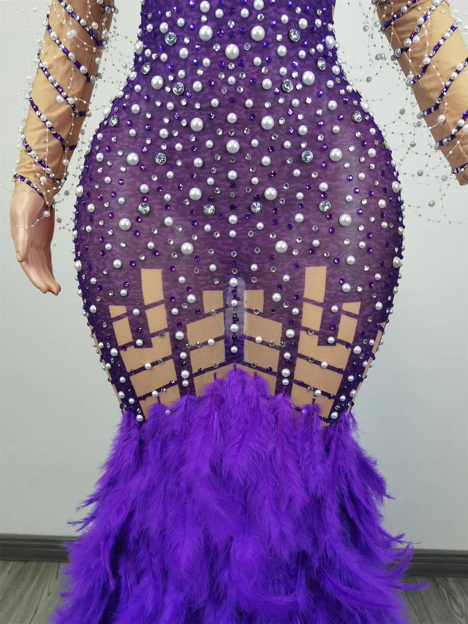 Рисунок 6 - Женское сексуальное сценическое платье