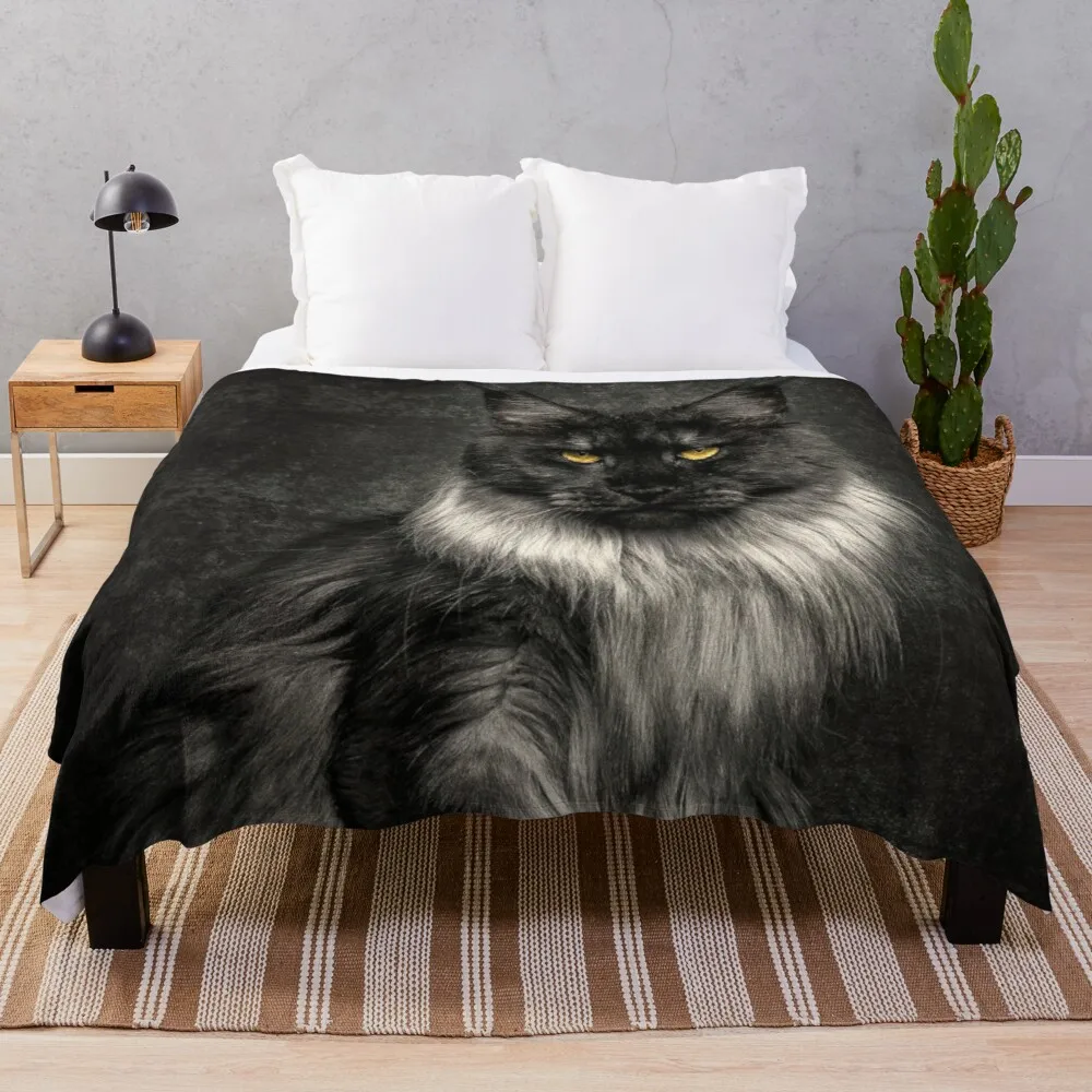 Silver Maine Coon Cat Portrait Throw Coperta Trapuntata