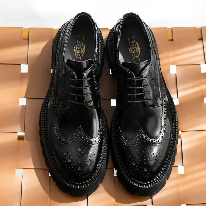 Retro Patent Leather Mens Formal Shoes Luxury Handmade Quality Genuine Leather Black Platform Wedding Brogues Business Shoes Man
