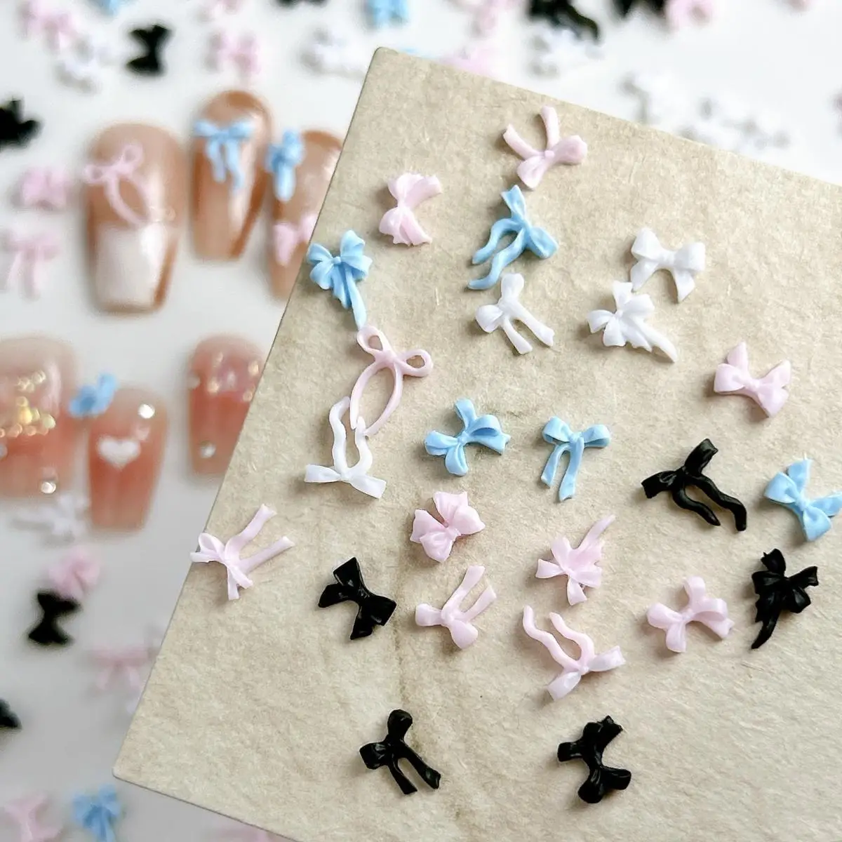 50PCS 여러 스타일 라인 리본 활 수지 네일 매력 캔디 컬러 달콤한 넥타이 Bowknots DIY 요정 손톱에 대 한 네일 아트 장식