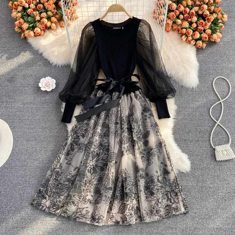 

Autumn New Fashion Elegant Temperament Waist Slimming Mesh Knit Stitching Bubble Sleeve Round Collar Dress