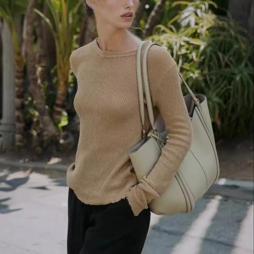 Women's Bag New Rivet Retro Street Motorcycle Bag Original Niche Design shoulder Crossbody Bag Female Tote Handbag