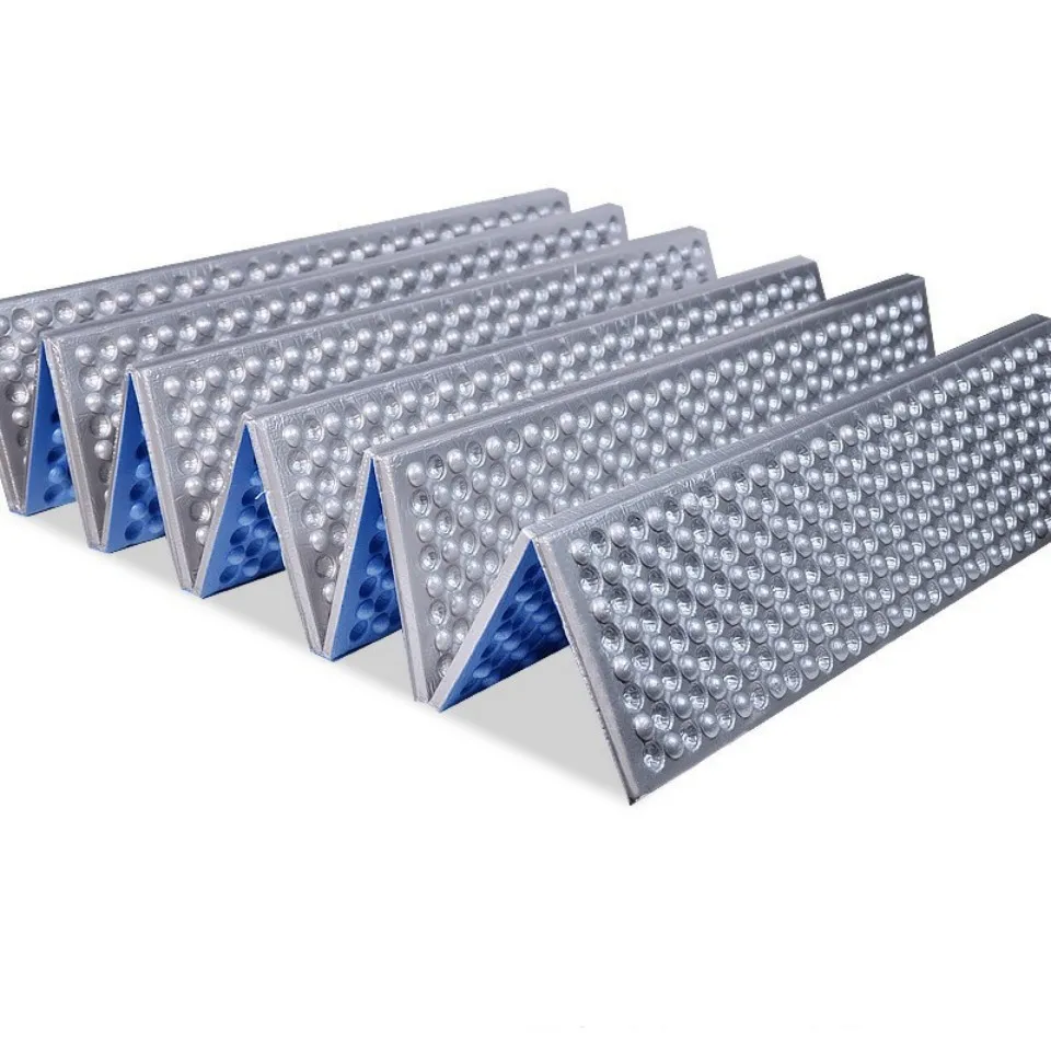 Thicken-Aluminum-Membrane-Foldable-Camping-Mattress-Moisture-proof-Sleeping-Pad-Lightweight-IXPE-Foam-Mat-Beach-Cushion.jpg Sűrítsen Alumínium Membrán Összecsukható Kemping Matrac Nedvességálló Alvó Párna Könnyű Ixpe Hab Szőnyeg Tengerparti Utazás - Image 4