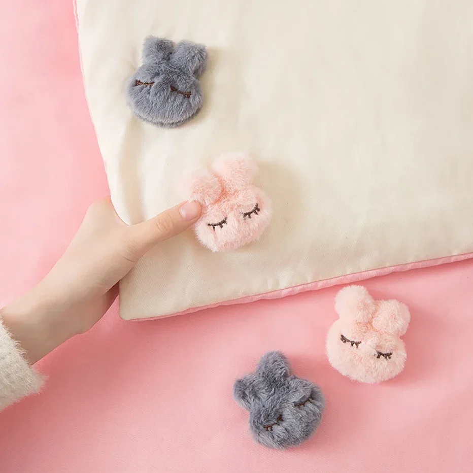 4/8pcs Quilt Cover Pins Rabbit Heart Claws Shape Non-slip for bed sheet holder