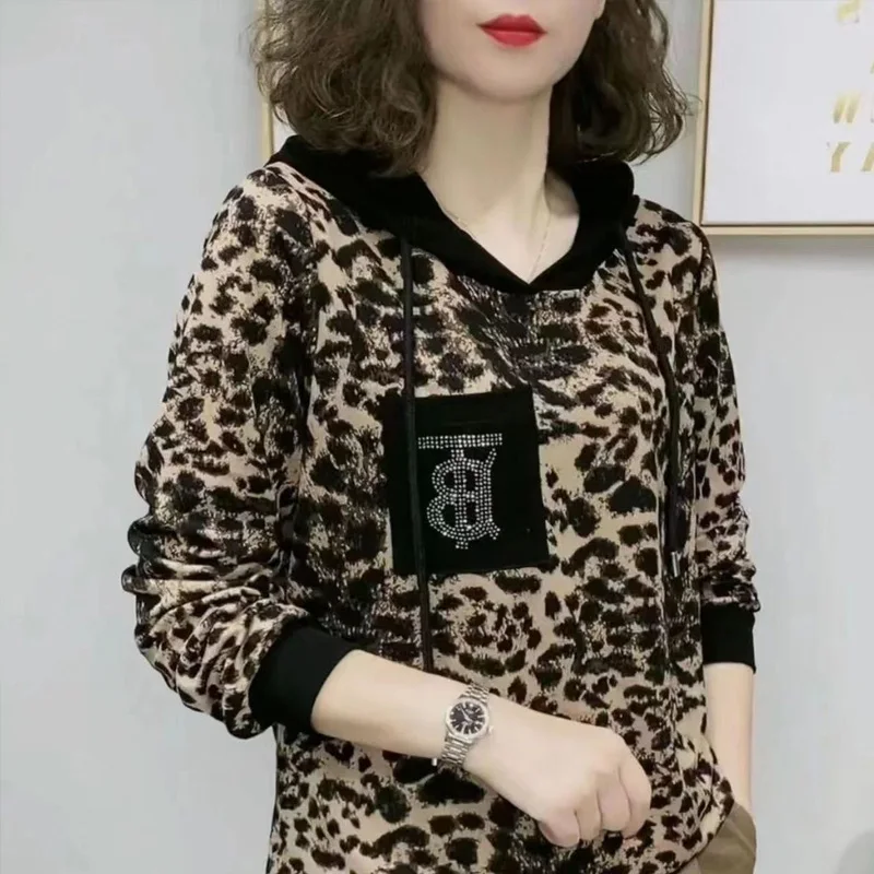 2023 Spring Autumn Leopard Printing Long Sleeve Hoodies Women High Street Fashion Vintage Elegant Diamonds Patchwork Pullovers
