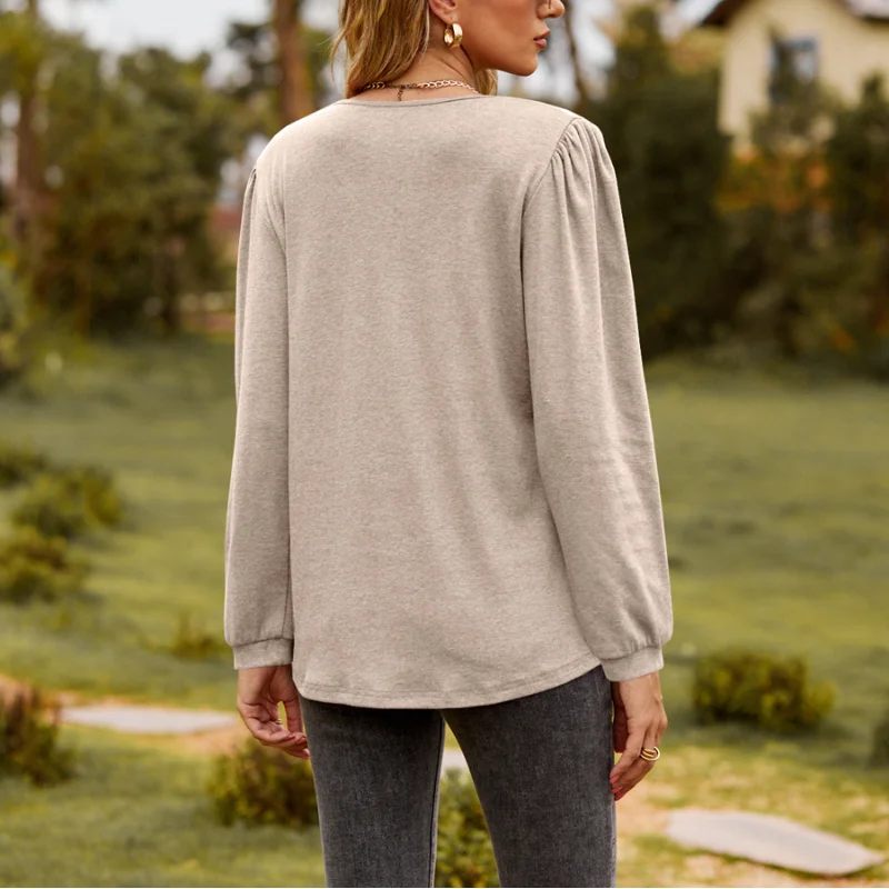 2023 Autumn and Winter New Korean Version Temperament Women's Clothing Spliced Button V-neck Bubble Sleeve Solid Color Pullover