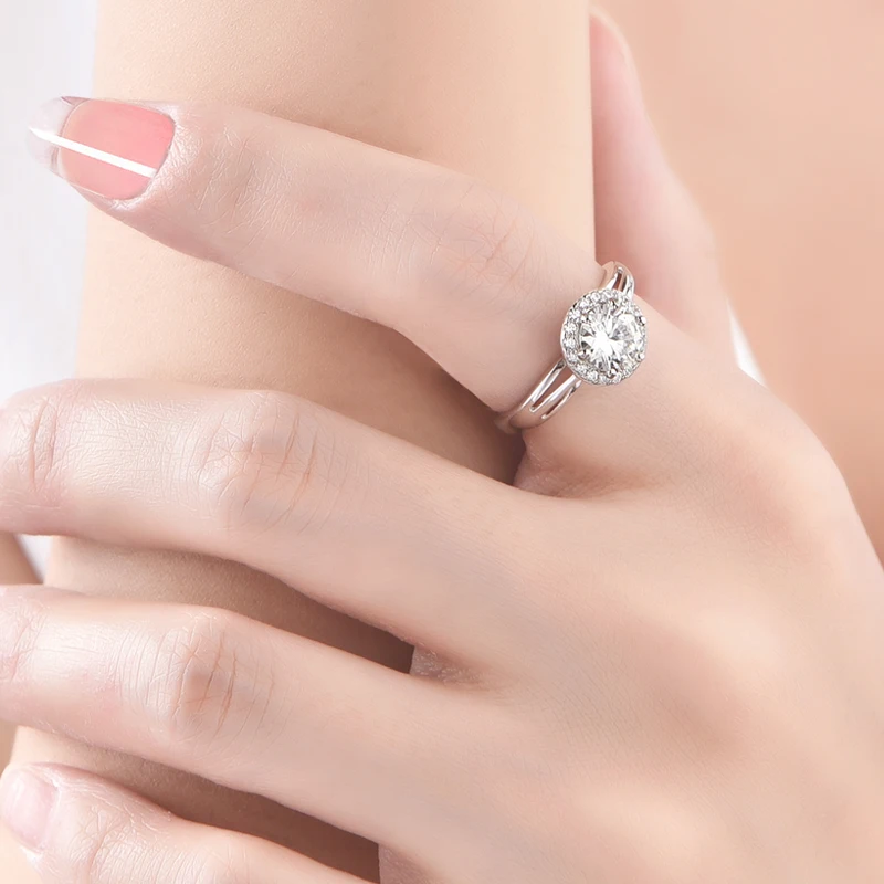 

0.5-2CT Moissanite Ring Moissanite Diamond Halo Engagement Ring Platinum Plated Sterling Silver Promise Wedding Band For Women