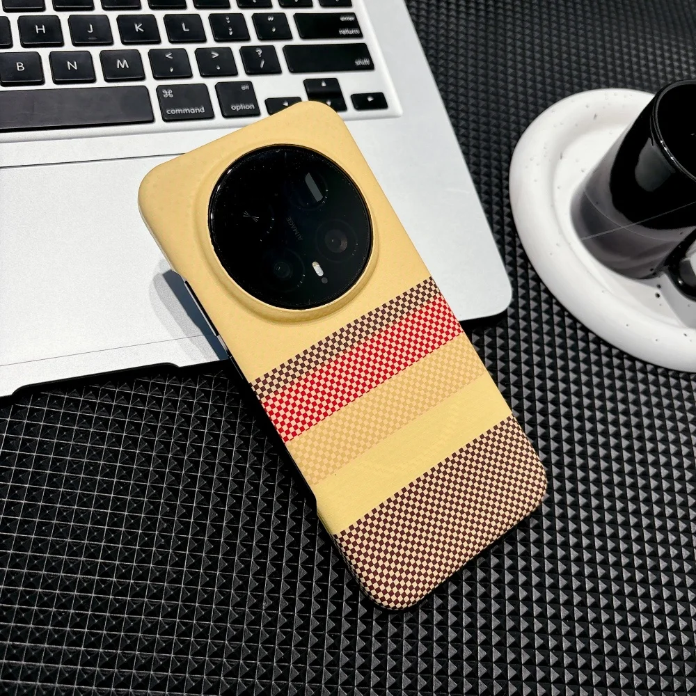 Frameless Carbon Fiber Kevlar Magnetic Phone Case with Stripe Texture