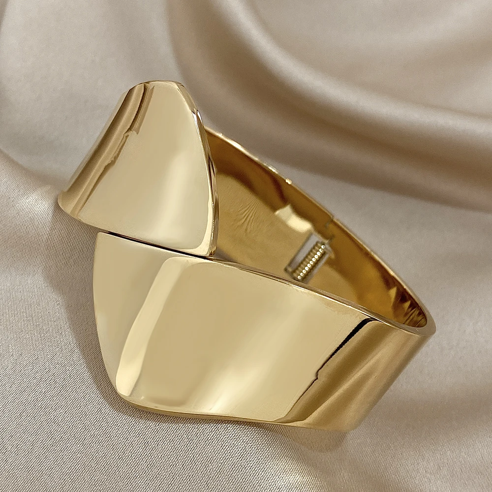 Greatera Chunky Crossed Stainless Steel Smooth Wide Cuff Bracelet Bangle for Women Thick Gold Plated Waterproof Jewelry