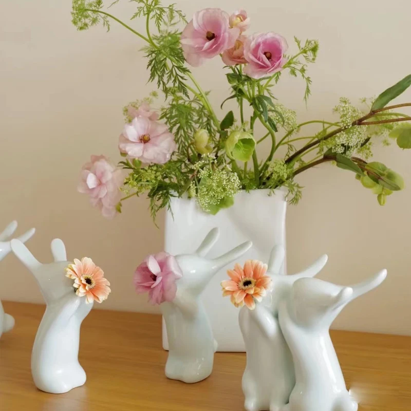 오리지널 세라믹 토끼 꽃 홀더 심플한 디자인 중국어 십이지신 토끼 년 장식 홈 데코레이션 귀여운 동물 조각상