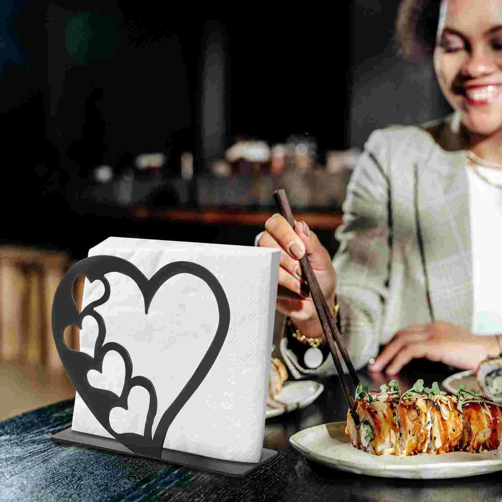 Black Heart Shape Napkin Holder Tissue Stand Dinner Napkin Ring Bar Cloth Storage Kitchen Decor Metal Stand Home Garden