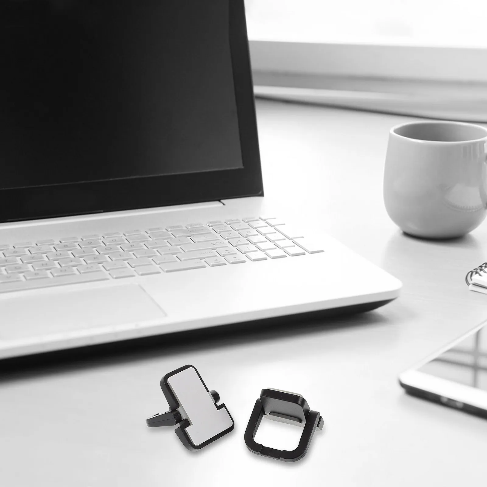 2개의 보이지 않는 노트북 스탠드 높이 조절 및 미끄럼 방지 기능이 있는 인체공학적 책상 설치용 검정색 ABS 휴대용 냉각 받침대