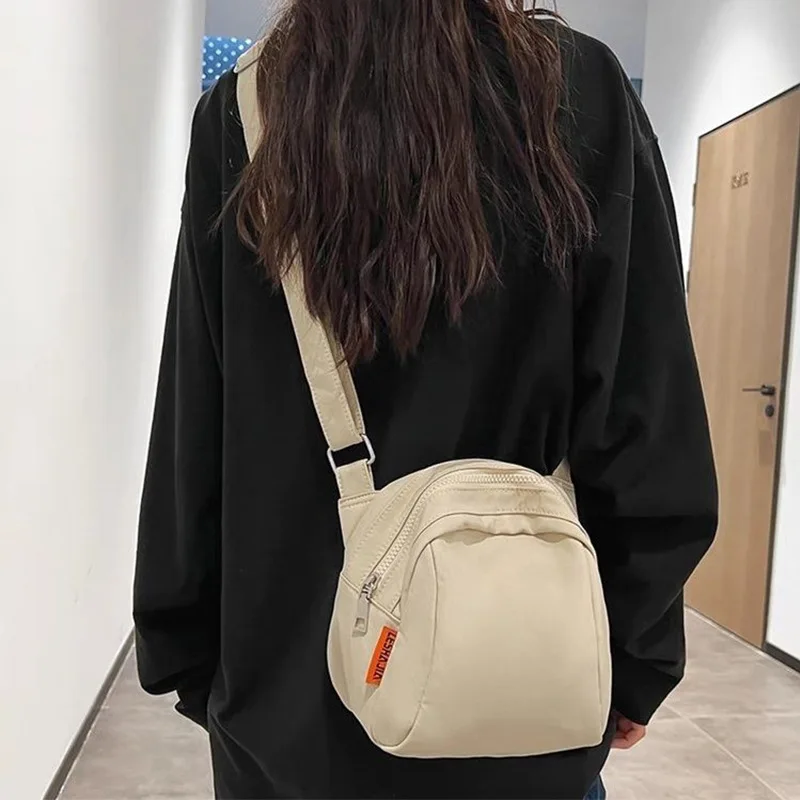2025 new single shoulder small bag, women's crossbody bag, women's casual bag, versatile and fashionable women's nylon cloth she