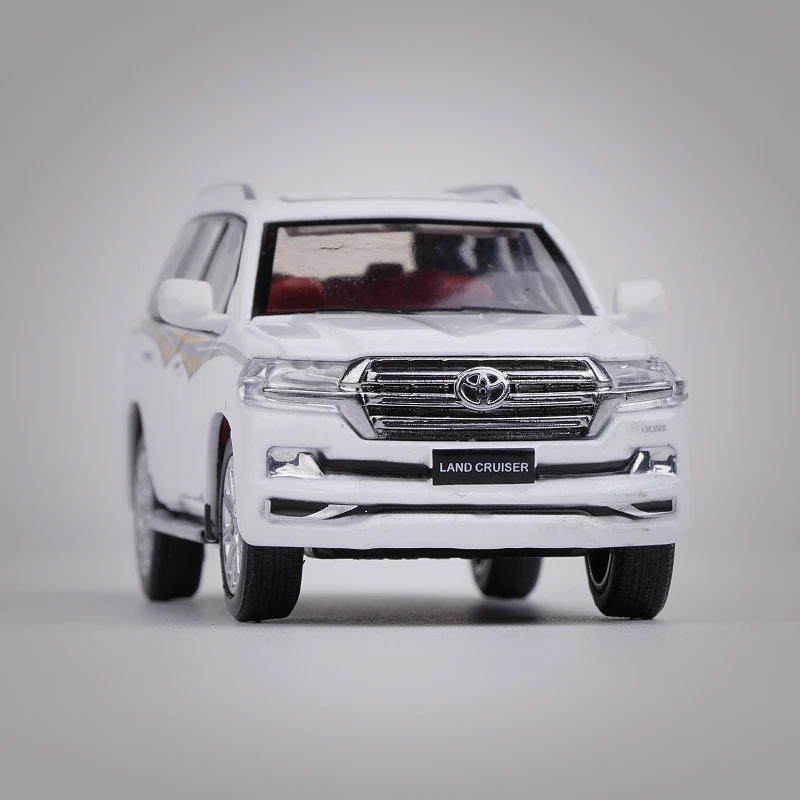 1/64 TOYOTA Land Cruiser LC200 Miniaturowy model JKM 1/64