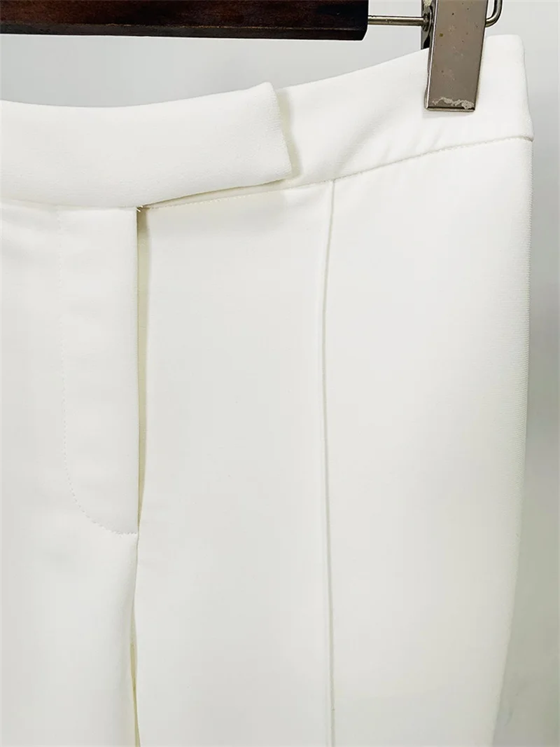 Рисунок 6 - Блестящие блестящие женские брюки