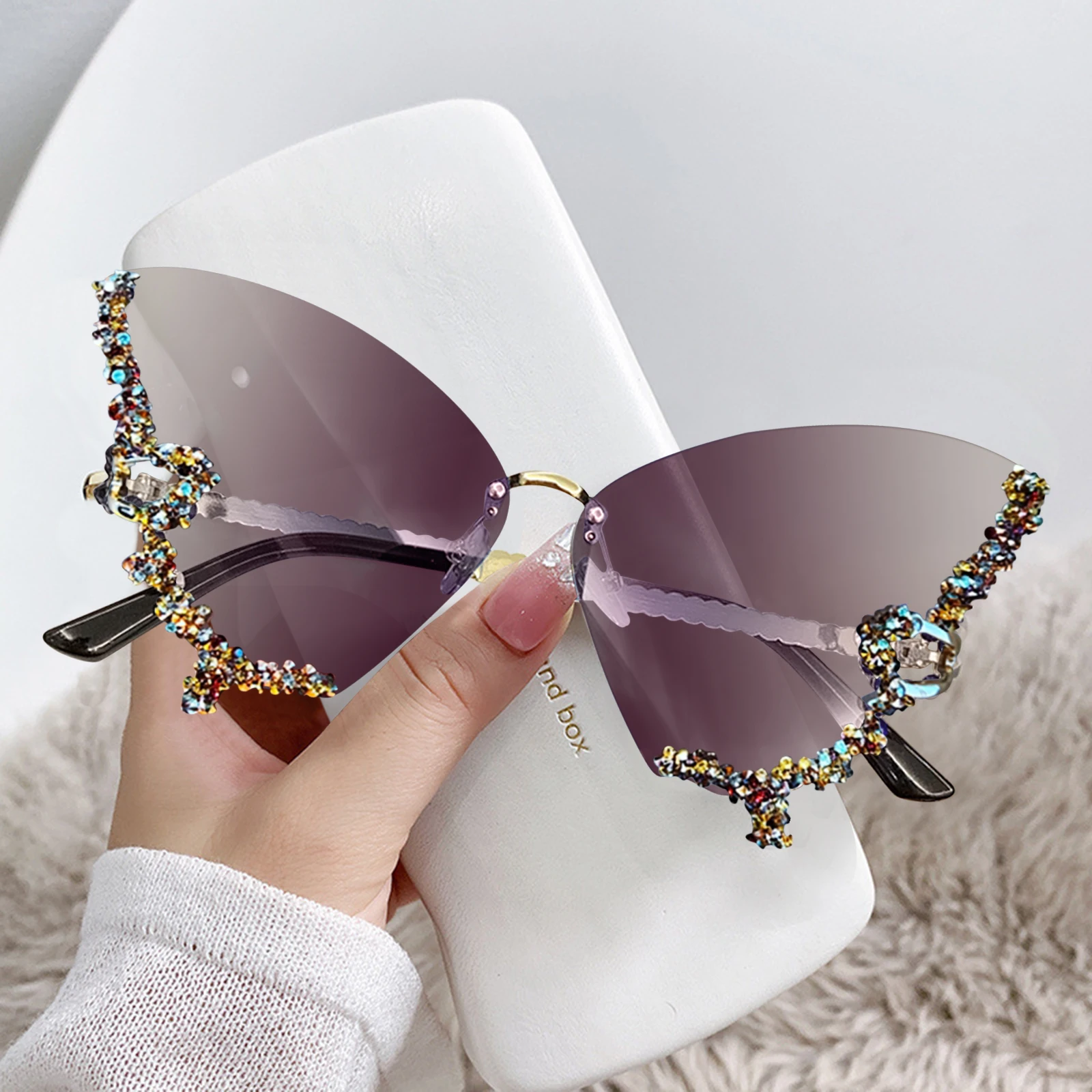 Vrouwelijke strass vlinderzonnebril voor dames UV-bescherming Vintage feeststijl metalen randloze zonnebrillen_voghion.com