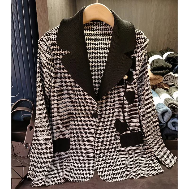

Miyake Wind Casual Suit Chidori Short Jacket Fashion Niche Design Sense Temperament Slim Commuter Pleated Top Plus Size Clothing