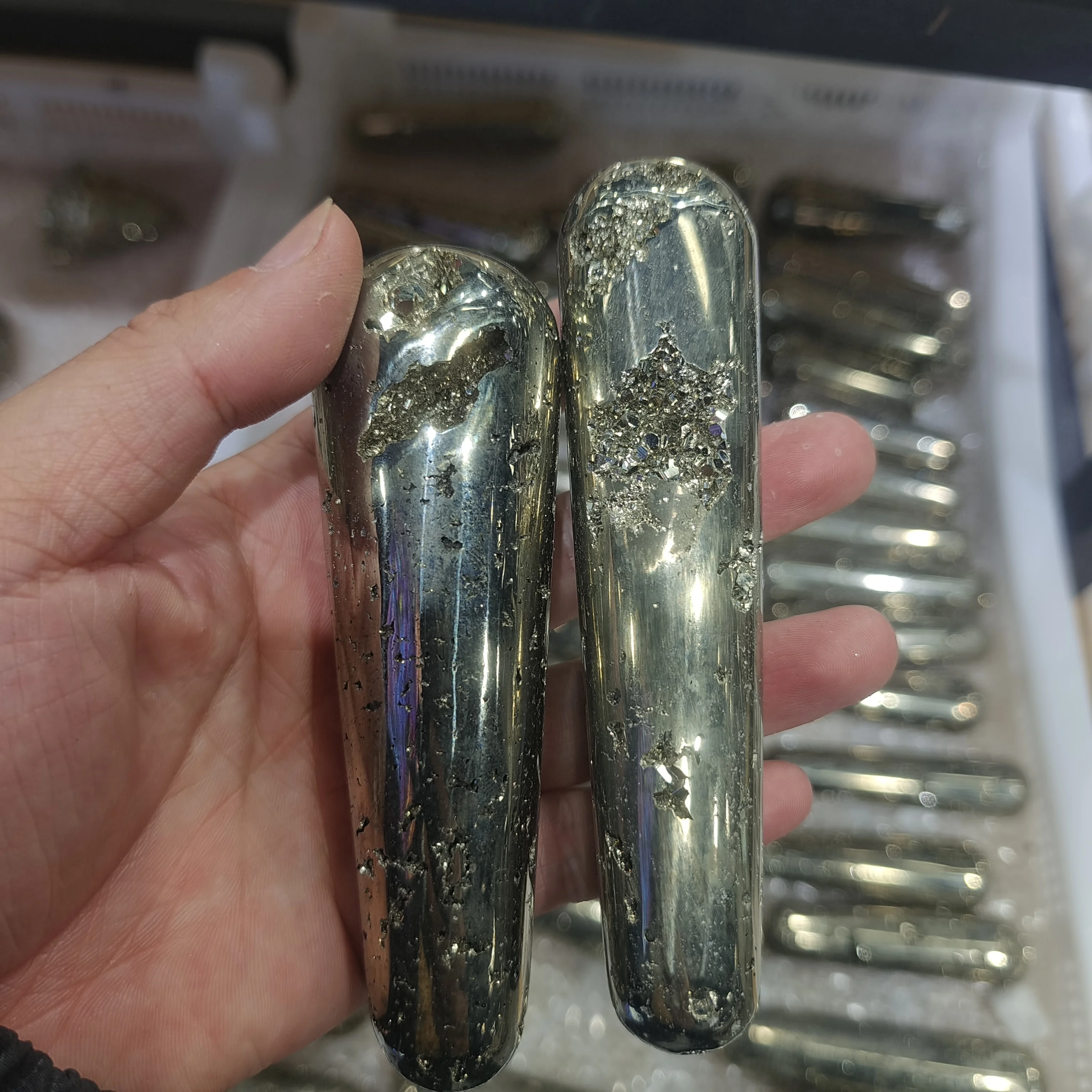 

Newest 100% Natural Stones Minerals Pyrite Massage Stick Druzy Crystals Energy Crafts Beauty Bar Home Decor Crafts 9-10cm 1pcs