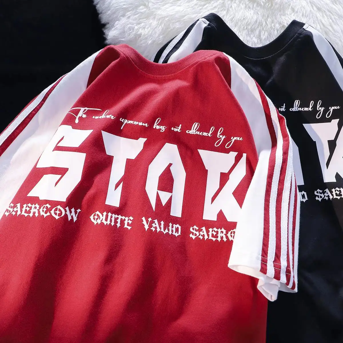 

Korean male and female couples wear short-sleeved T-shirts handsome street stitching and contrasting colors college style tops