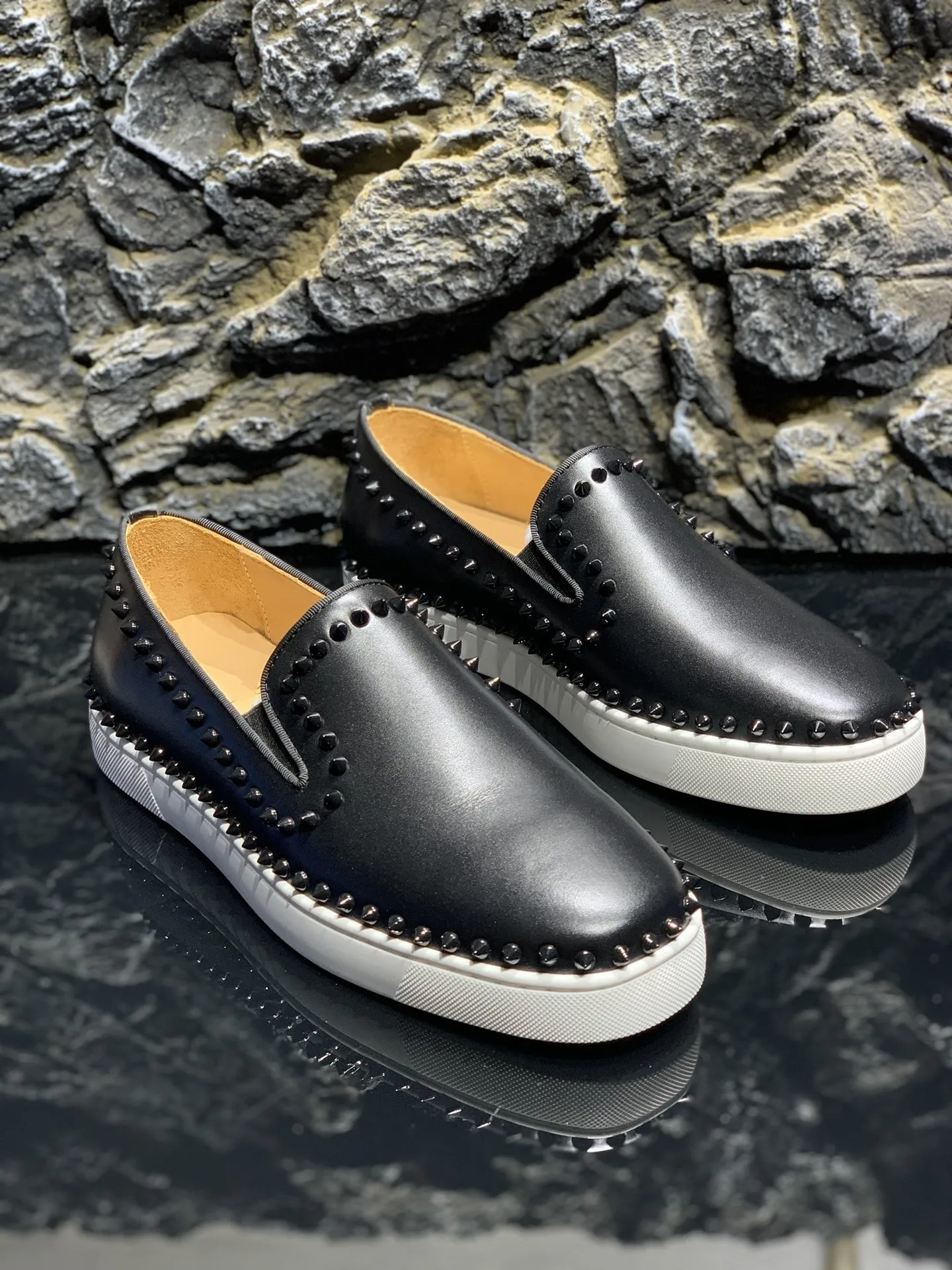 

Luxury designer shoes Loafers men Leather White shoe man Dress Flats Wedding party red bottom shoes for men shoes big size 47 48