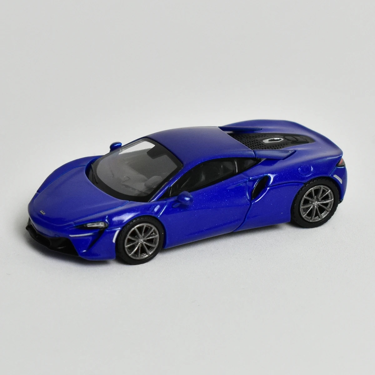

Модель автомобиля под давлением, миниатюрная модель McLaren Artura 430,