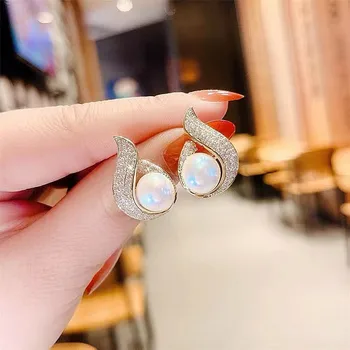 925 Silver Needle Korean Fashion Pearl Earrings For Women Jewelry 2025 Trending New Luxury Women's Crystal Flame Stud Earrings