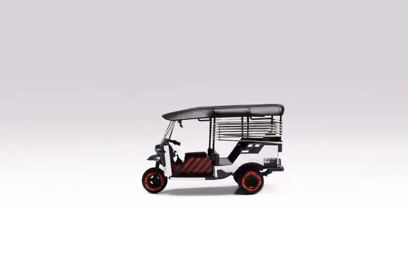 Stance Hunters X Street Weapon 1:64 TukTuk W/charging Pile