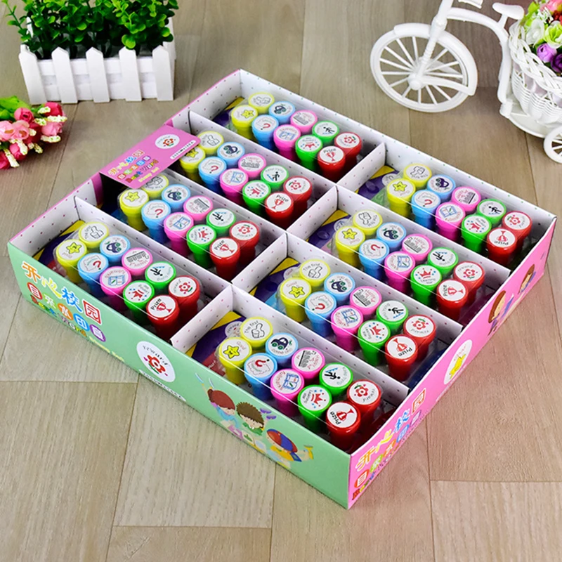 10 Pcs Round Multicolor Cartoon Star Crown Reward Pattern Stamp Children DIY Scrapbook Kids Plastic Stamps Toys Teacher Supplies