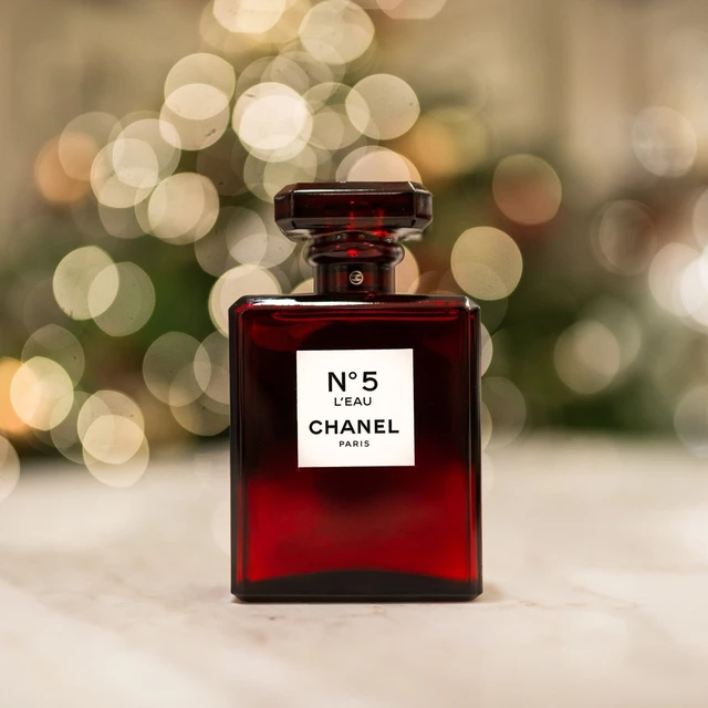 Chanel No 5 L'Eau perfume, perfume