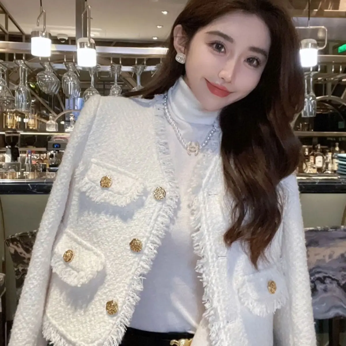 

Женская куртка с V-образным вырезом, на пуговицах