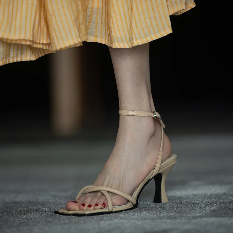 thumbnail image 1 of Sandalias de tacón alto con punta cuadrada y tiras en el tobillo de piel sintética de nuevo diseño 2022, zapatos casuales de tacón alto para mujer, 1 of 4