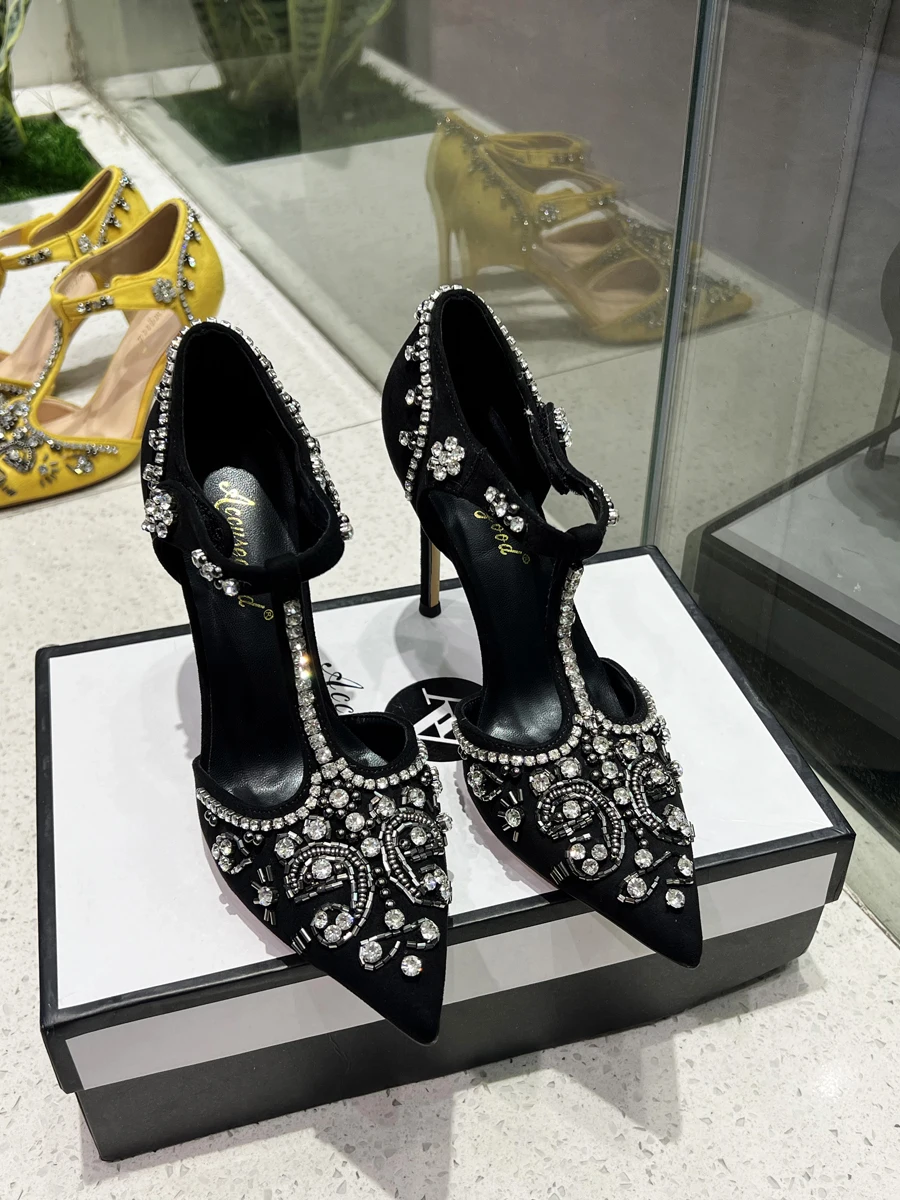 Рисунок 5 - Женские босоножки на высоком каблуке