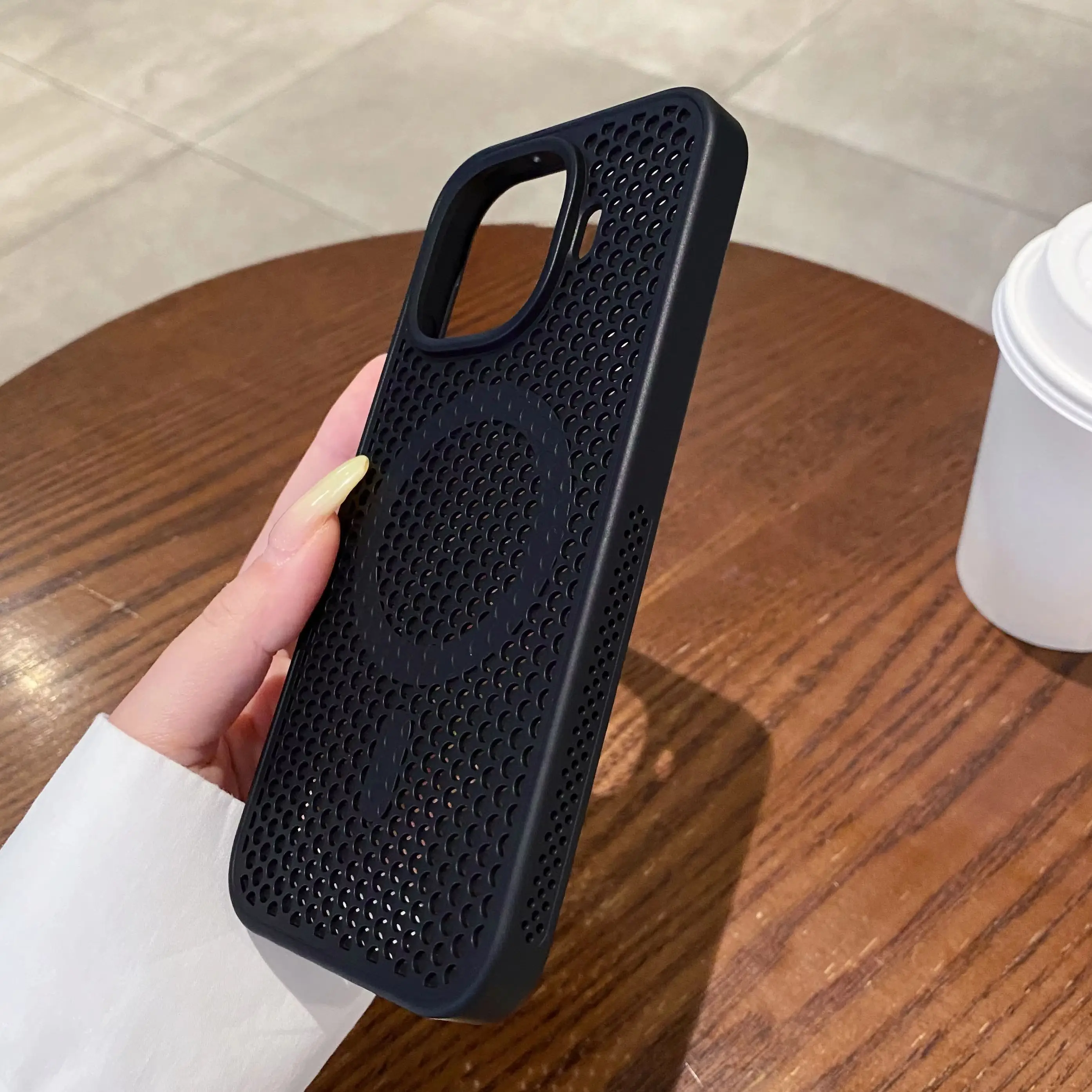 Magsafe Honeycomb Mesh Heat Dissipation Magnetic Armor Case - Hard Matte Cover