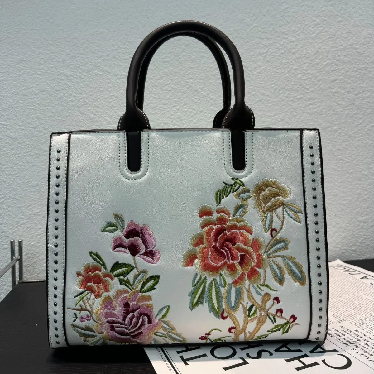 Women's Embroidered Shoulder Bag Large Floral Leather Crossbody Purse Luxury Designer Handbag for Ladies High Quality