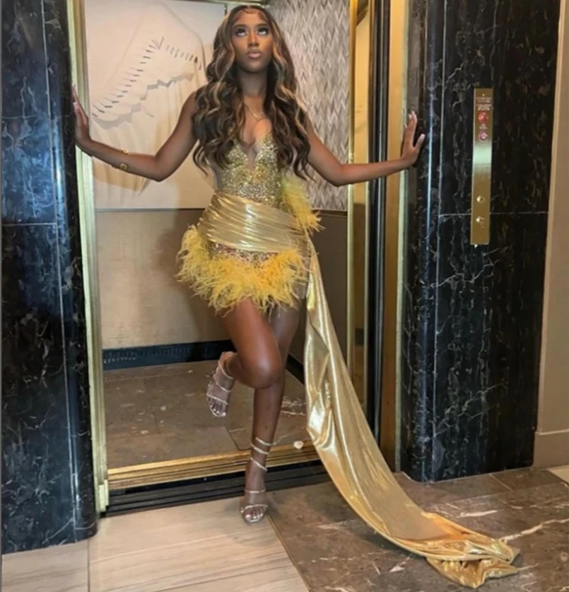 

Gold Sheer Feather Crystals Short Prom Dresses For Black Girls Sexy Women African Cocktail Dresses Birthday Party Homecoming