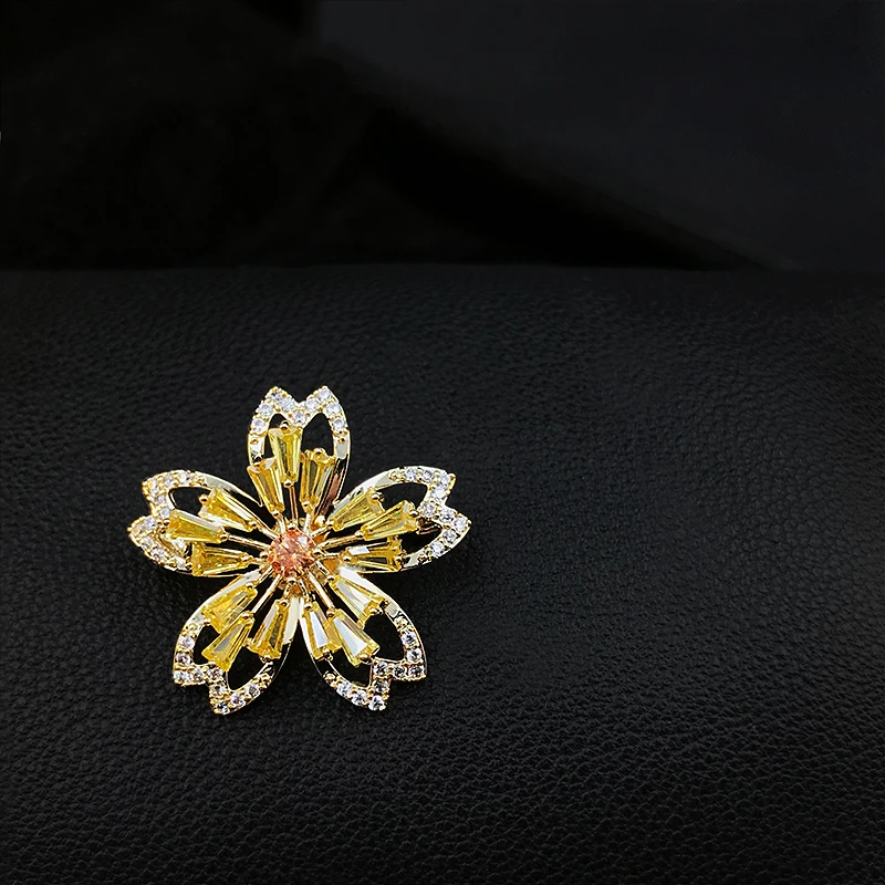 Cute Cherry Blossom Flower Small Brooch Women's High-Grade Crystal Collar Pin Fixed Clothes Anti-Exposure Ornament Jewelry 3508