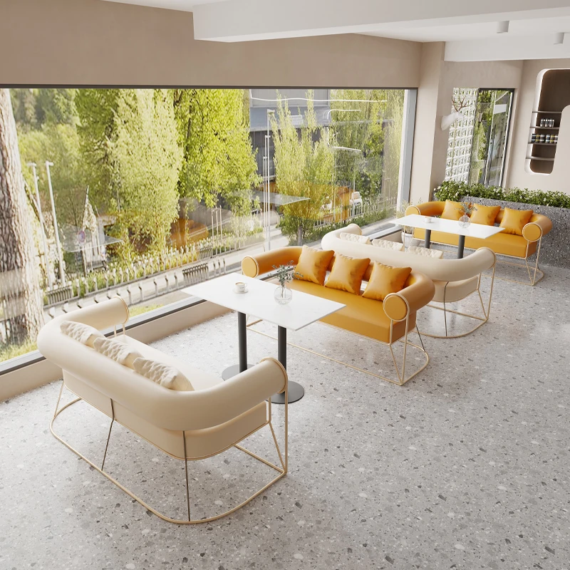 Рисунок 2 - Кофейный столик и стул