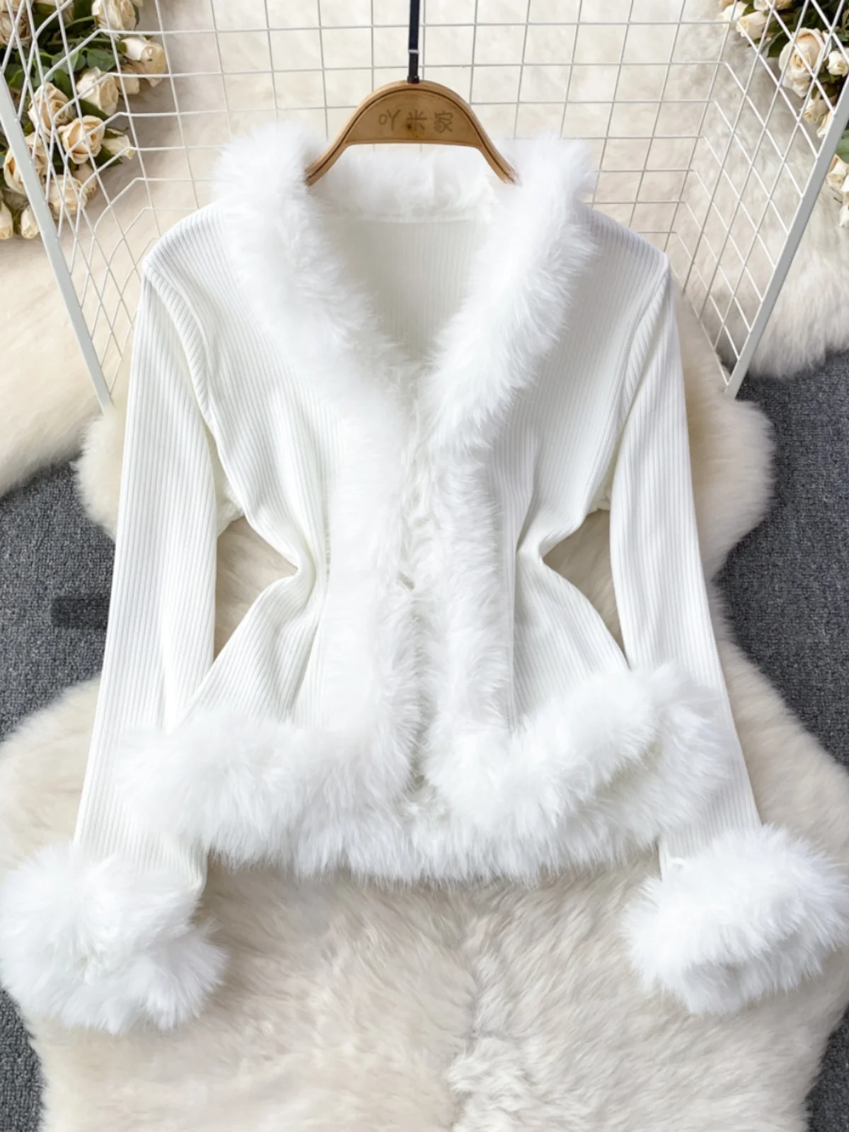 Fall Winter Korean Sle V-Ne Splice Bell Sve Slim Fit Fur Sweater Women Casual Outerwear Top Thiened Long Sve