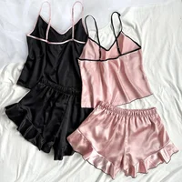 Pyjama en Satin lisse pour femmes, T-Shirt à col en v, bords à volants et short à nœud, ensemble pyjama Simple et respirant, vêtements de maison à bretelles 2