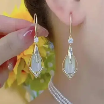 Korean Fashion Crystal Cat Eye Stone Drop Earrings For Women Jewelry 2025 Trending New Luxury Women's Opal Earrings Pendientes