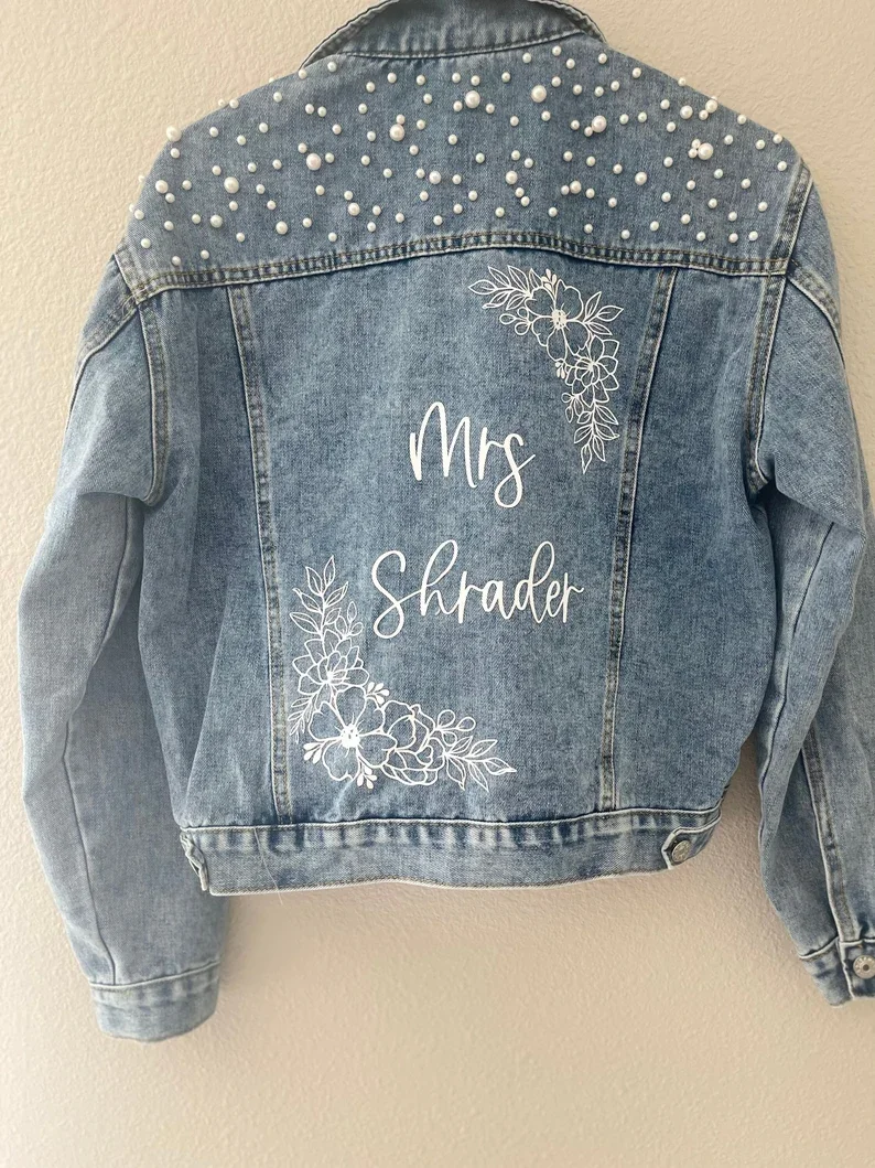 

Mrs Denim Jacket with Pearls / Personalized Jean Jacket / Wedding Jacket / Floral Custom Bride Jacket / Just Married Jacket /