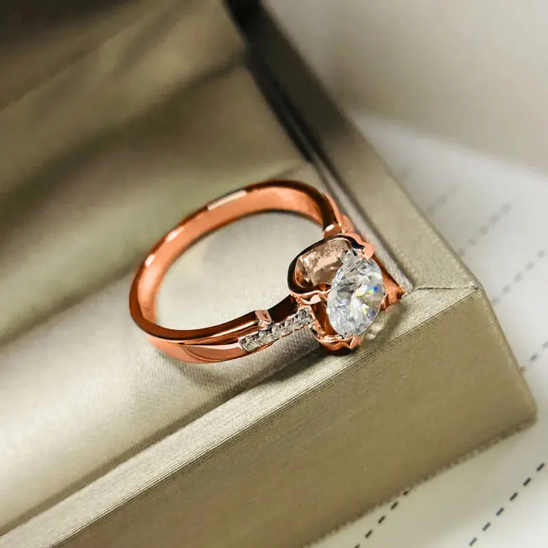 Women's 18 K Rose Gold Micro-inlaid Square Diamond Ring Set