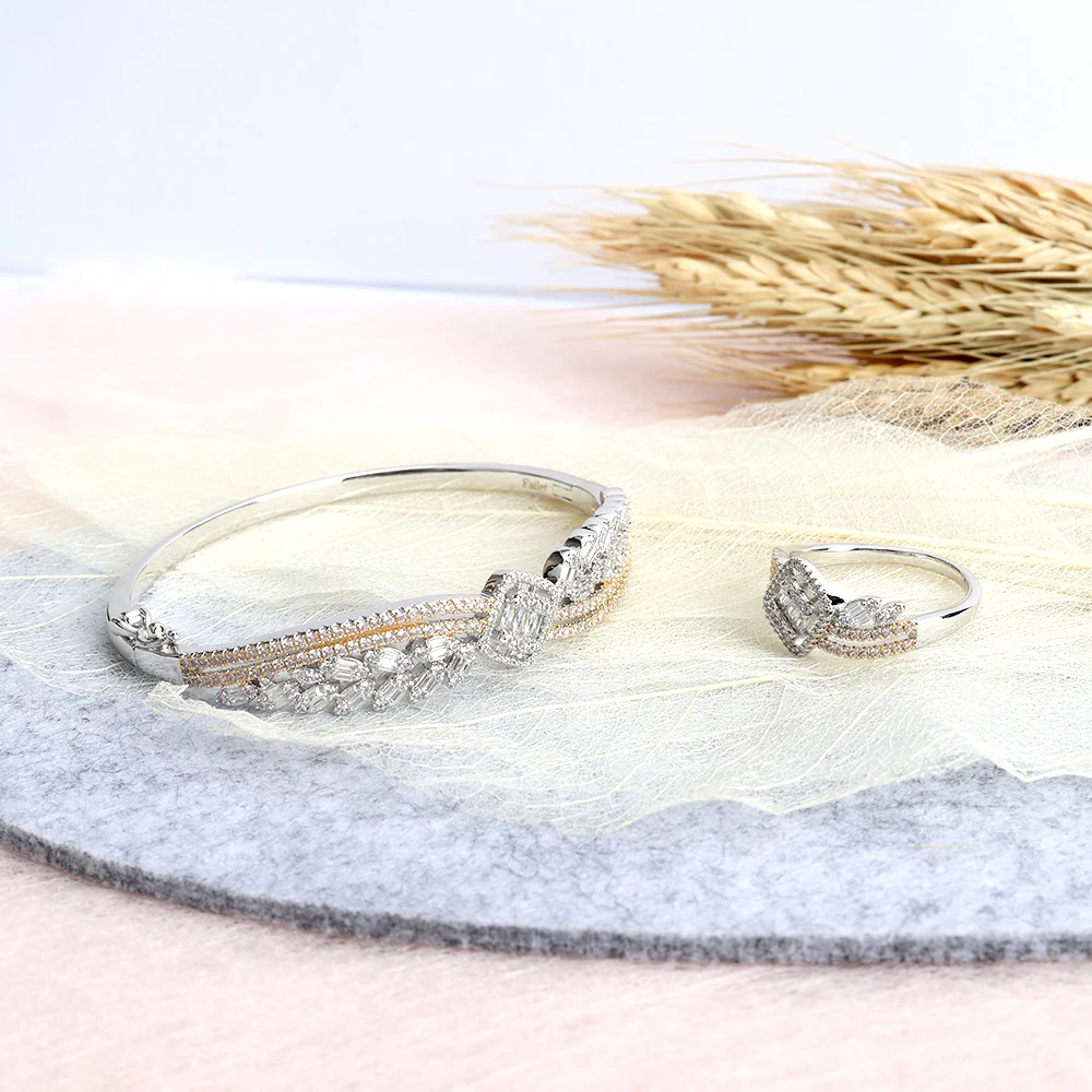 000306 バングルセット女性のためのキュービックジルコンフラワー